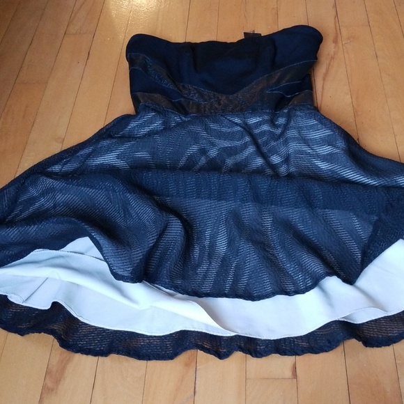 Bebe new with tags Black strapless dress SZ 2 - Picture 2 of 8